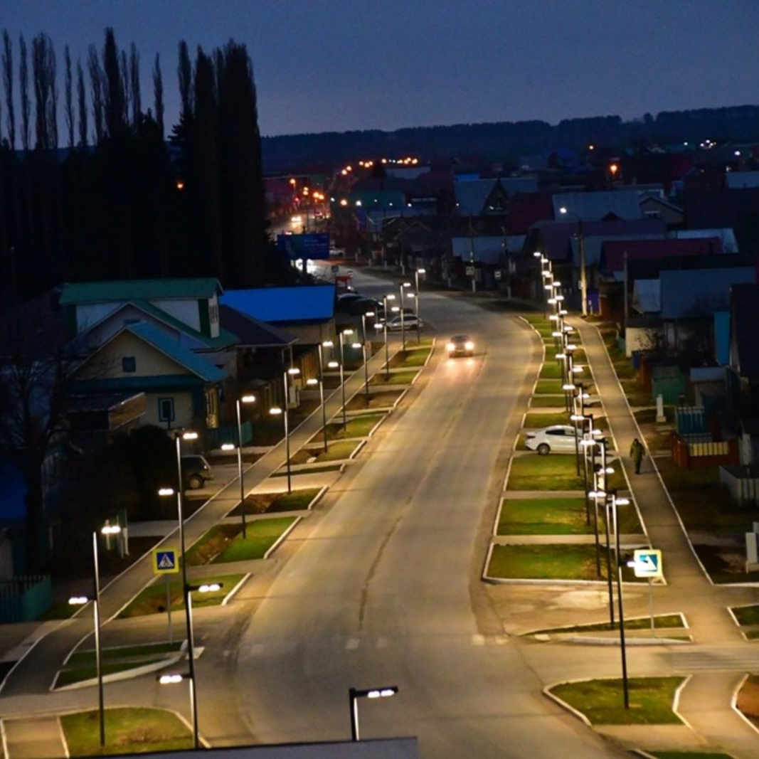 Освещённая улица Худайбердина в Янауле